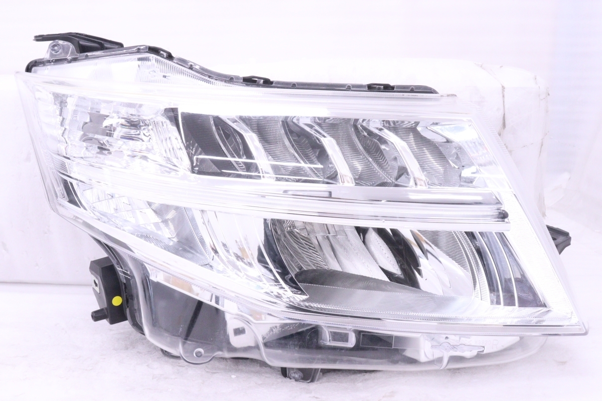 55-589★前期 LED M900A ルーミー★右ヘッドライト STANLEY W3918 打刻:DF ユニット メッキ 純正★トヨタ (UK)拍卖