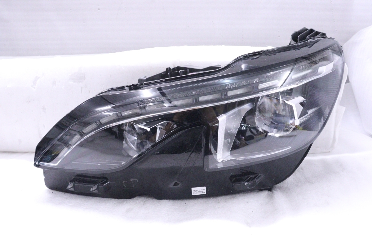 37-849★【値下】LED P84 プジョー 3008★左ヘッドライト 89909537 ブラック 純正★プジョー ジャンク品 (DM)拍卖