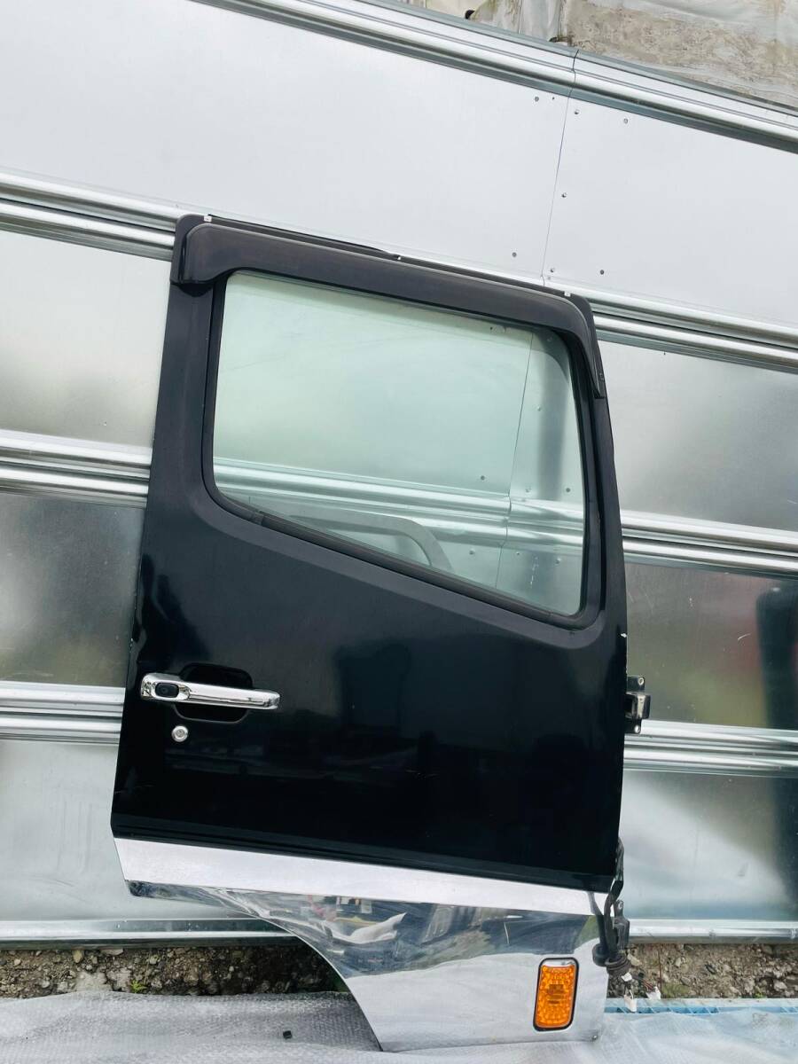 三菱ふそう スーパーグレート ドア メッキパネル ガラス 内張り ヒンジ付き 右 右側 運転席側 2957拍卖