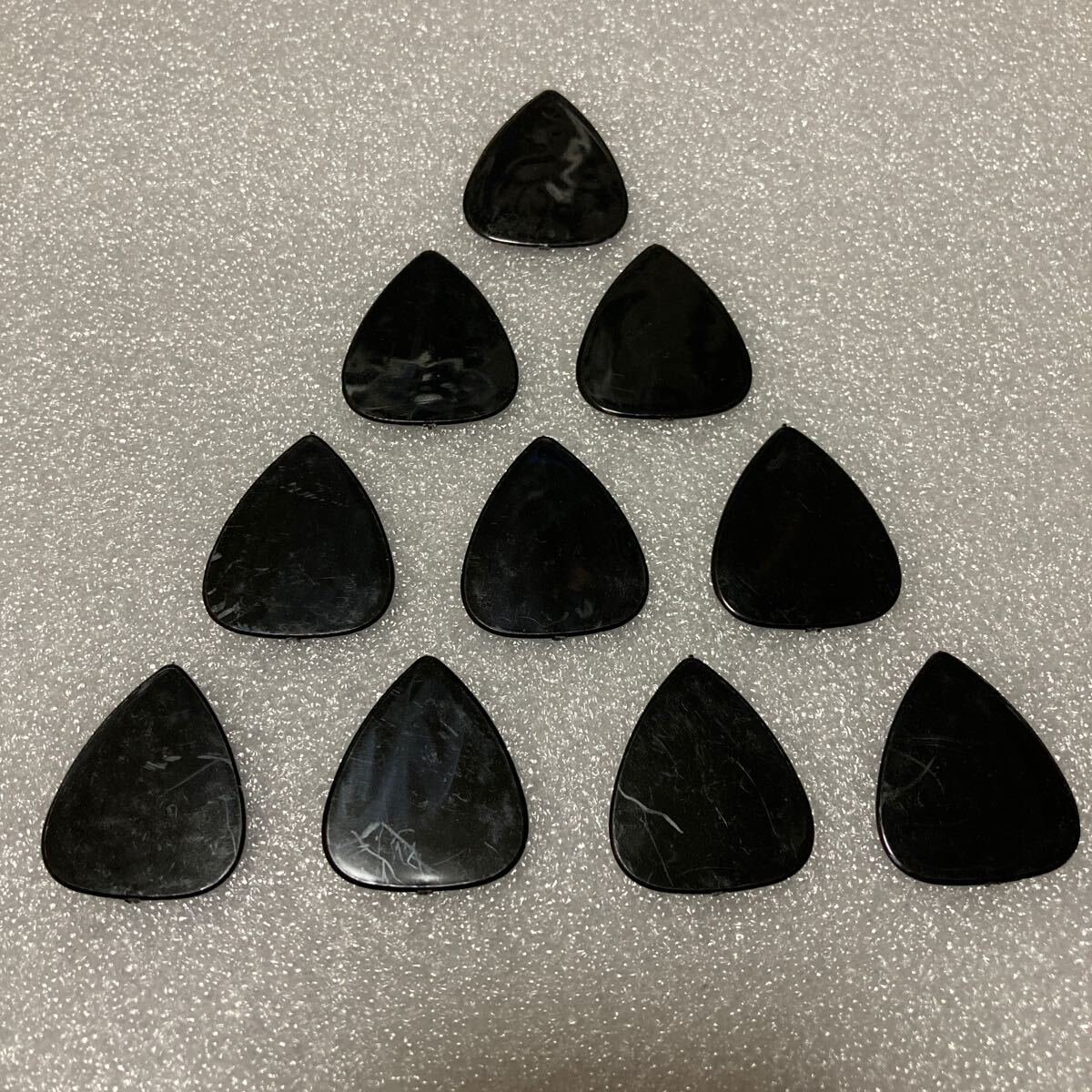 ☆ 即決・新品!! ギターピック 約0.71㎜ 黒 計10枚セット ☆拍卖