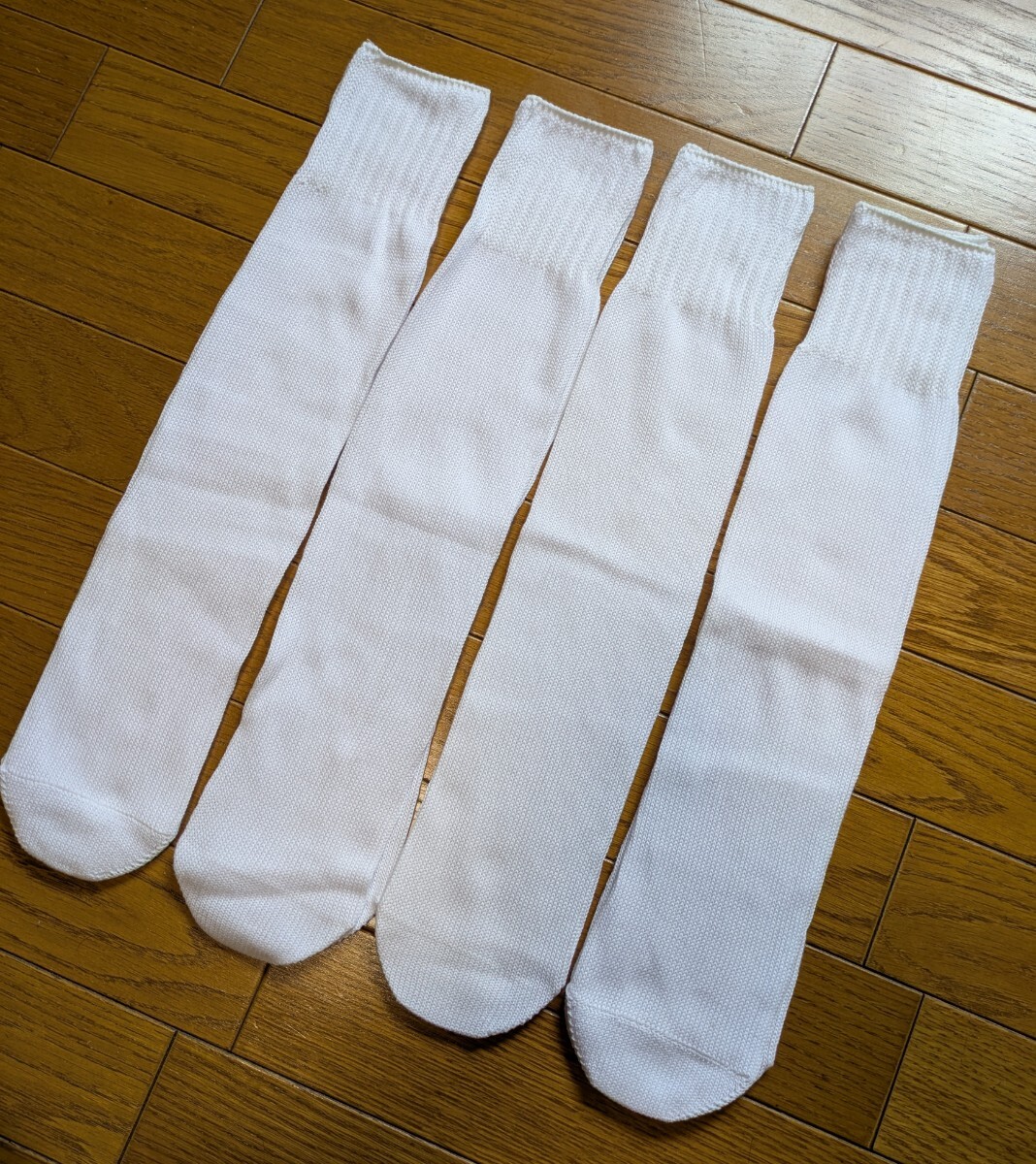 【レッグウェア】【4足セット】無地・フリーサイズ・チューブタイプ・ハイソックス・ホワイト・白ソックス拍卖