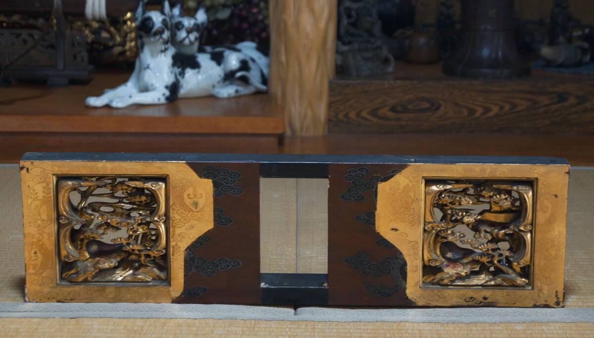 【閑】江戸末期 仏教彫刻 一刀彫り高浮彫松梅流れ渓流図 木造漆箔張る 欄間 木彫欄間 飾り置物 横幅69.3cm★時代物★7D0501拍卖