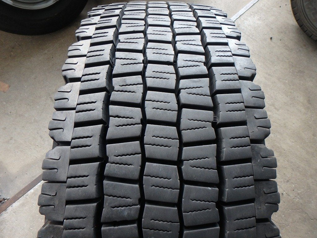 Y126 送料無料【265/70R19.5 140/138】ダンロップ SP081 スタッドレス 1本のみ 2023年製 約7.5分山拍卖