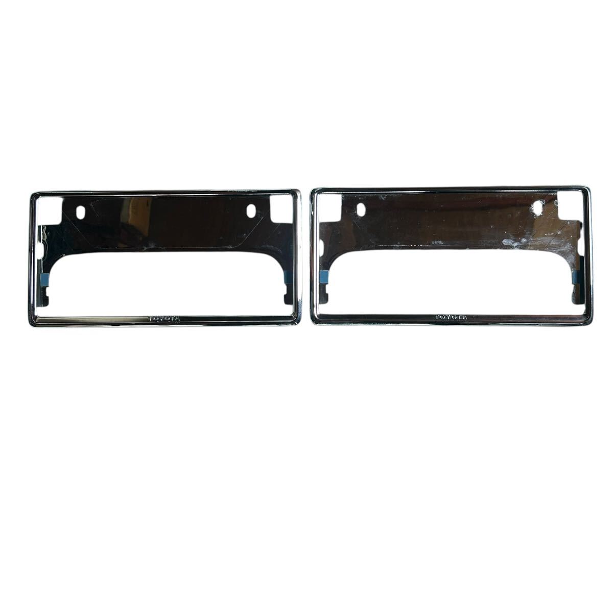 TOYOTA トヨタ 純正 シルバーメッキカラーナンバーフレーム 08407-00270フロント&リア枠2枚セット ナンバープレートカバー TA-0069拍卖