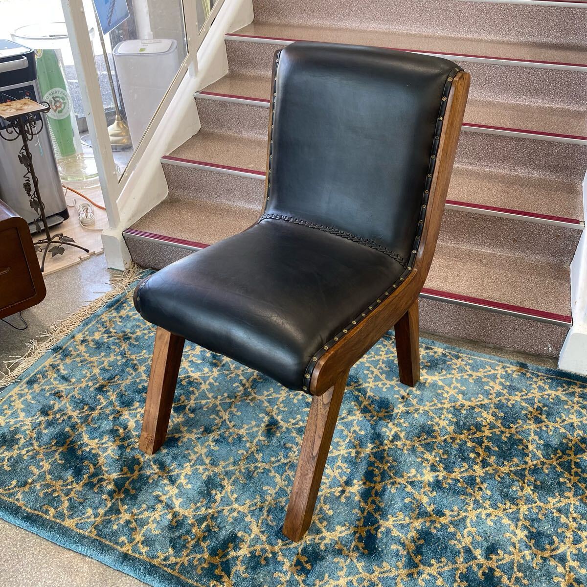 ブラック レザーチェア アームレス 木製 スツール 608拍卖