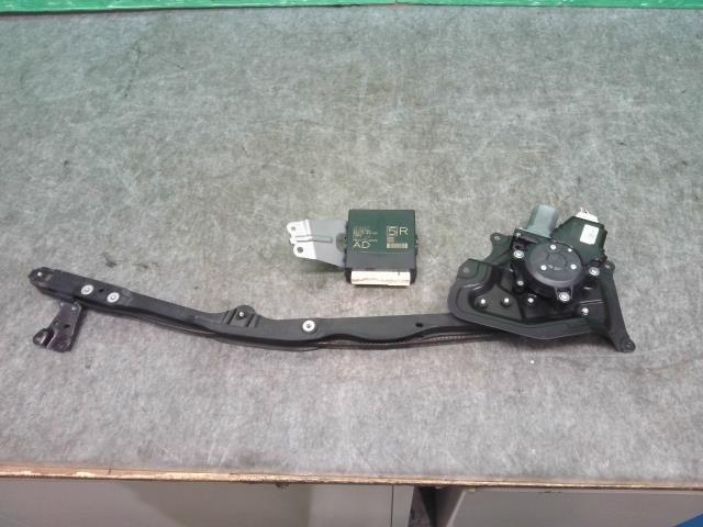 ルーミー DBA-M900A 右パワースライドドアモーター G S 85005-B2012拍卖
