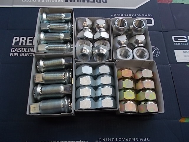 送料無料 完全国内生産 中型大型8H 8穴 アルミホイールナット一台分 JIS アルコア 住金17.5 19.5 22.5 M24 M20M30 増トン拍卖