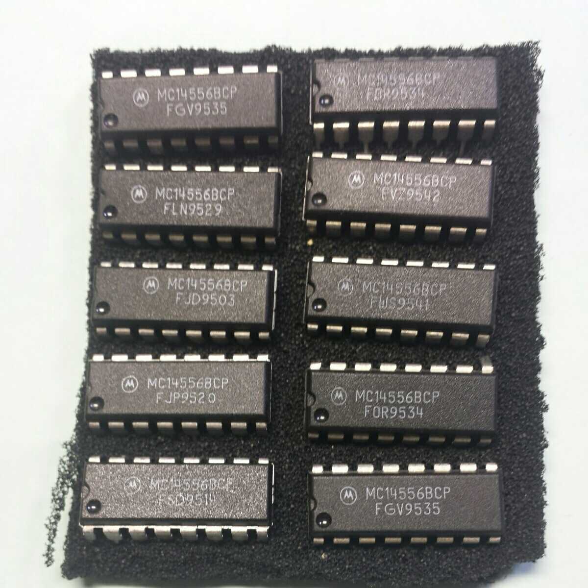 4556 (MC14556BCP) モトローラ製 CMOS IC (2回路バイナリーデコーダ)(10個セット)拍卖