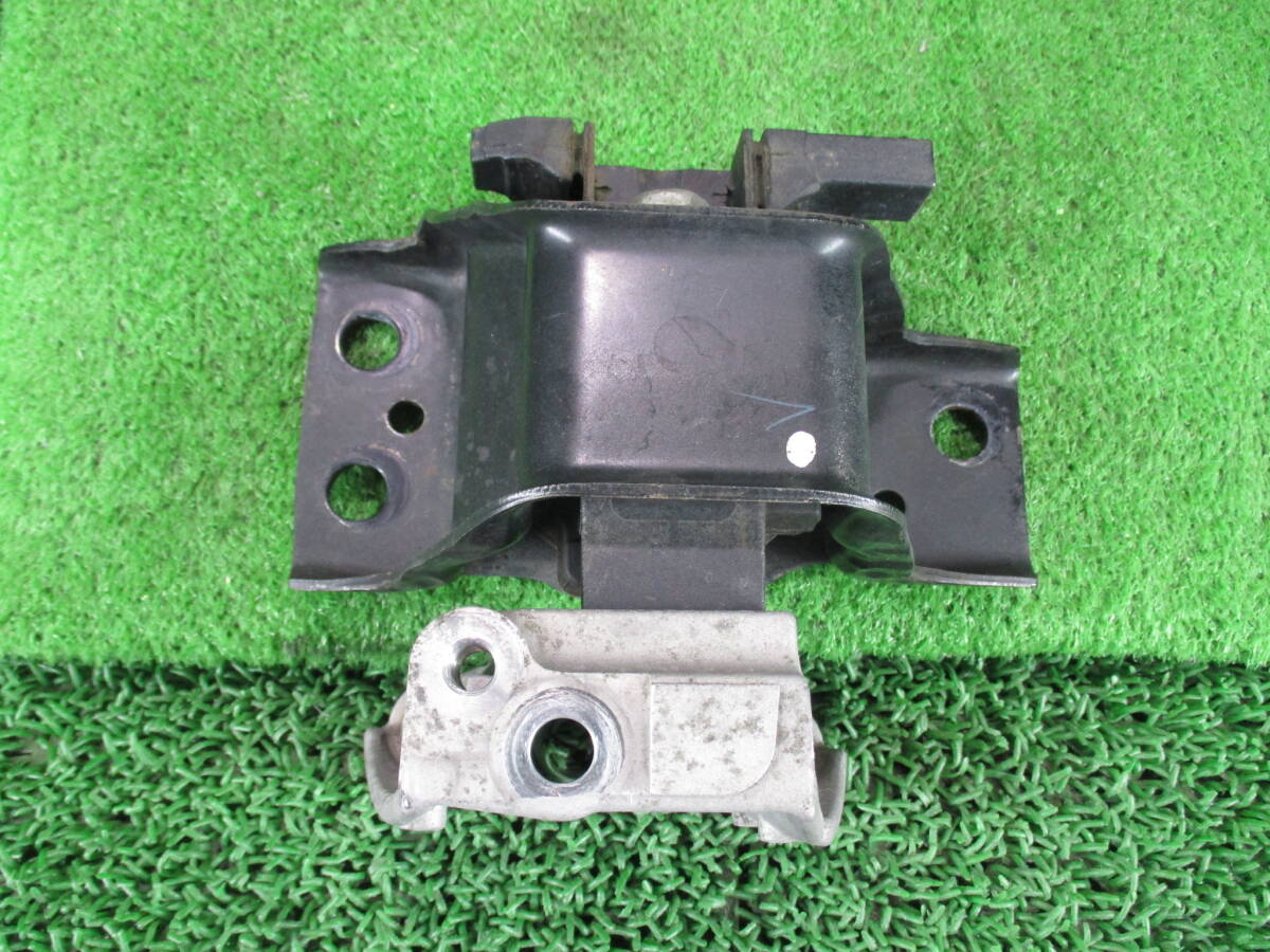★保証付★ マーチ DBA-AK12 右エンジンマウント ■後期/CR12/AT/2WD■ 運転席側用/日産/K12系 宮城(QE566)棚番:E-06な 梱包サイズ:A拍卖