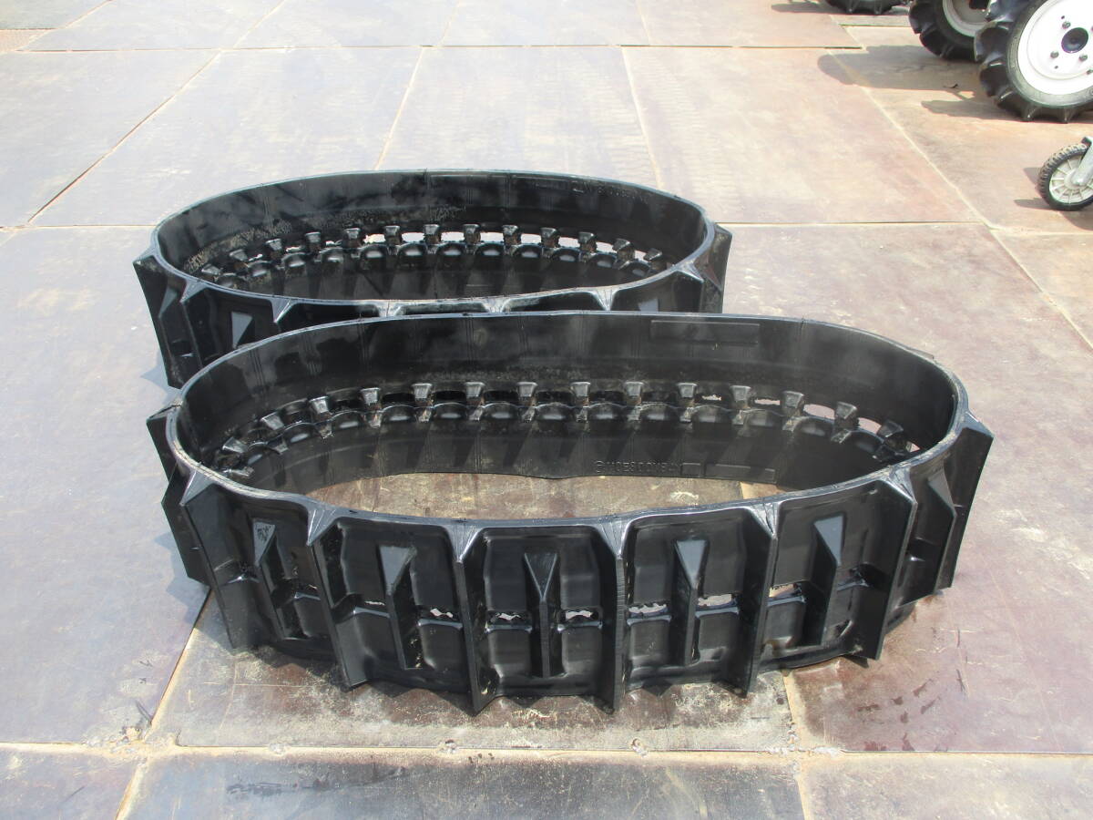 コンバイン ゴムクローラー 300×84×30 2本拍卖