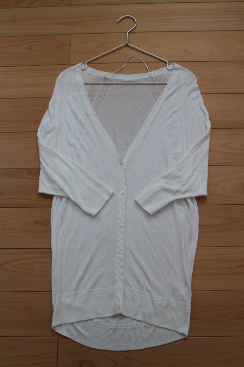 今旬激安おしゃれ*ジーユーGU*ヘビロテこの時期重宝★UV対策サラリと着こなせる今旬ゆるカワVネックカーディガン M 白トレンド激安特価人気拍卖