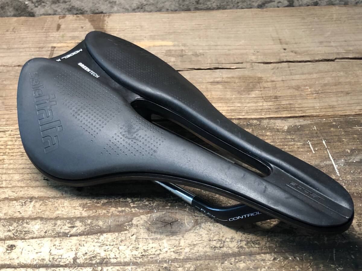 IY598 セライタリア SELLE ITALIA MODEL X スーパーフロー サドル FECALLOYレール 145mm拍卖