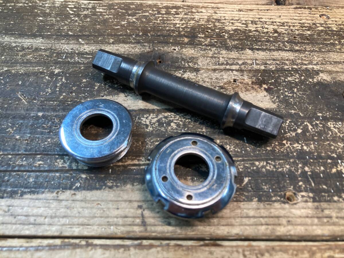 IP922 TA 344 BB 113mm ボトムブラケット スクエアテーパー ※ベアリング球欠品拍卖