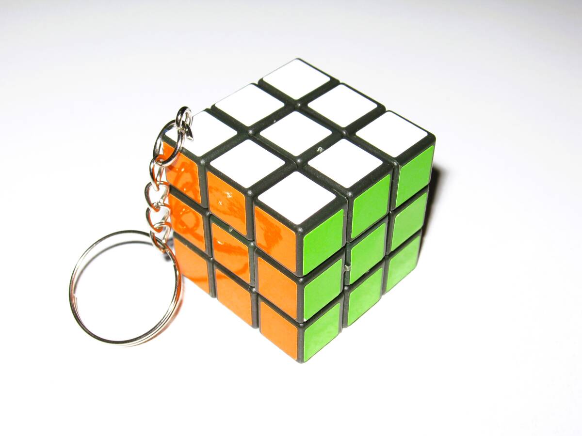【ミニ キューブ キーホルダー】ルービックキューブ 立体パズル ストラップ おしゃれ お洒落 可愛い カラフル おもちゃ 景品 子供拍卖