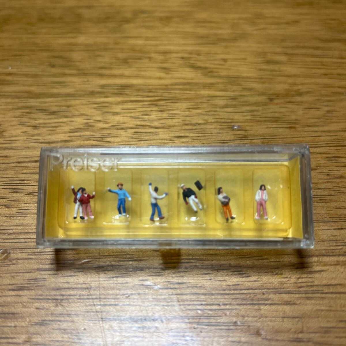 ■プライザー PREISER 9044 冬の子供? 鉄道模型 Models 情景 背景 ミニチュア フィギュア拍卖