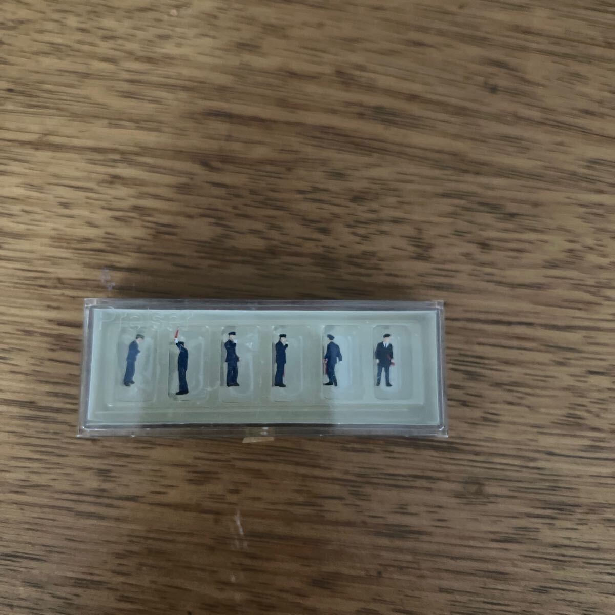 送料込■PREISER プライザー KATO カトー 24-202 駅員  鉄道模型  Models フィギュア 情景 背景拍卖