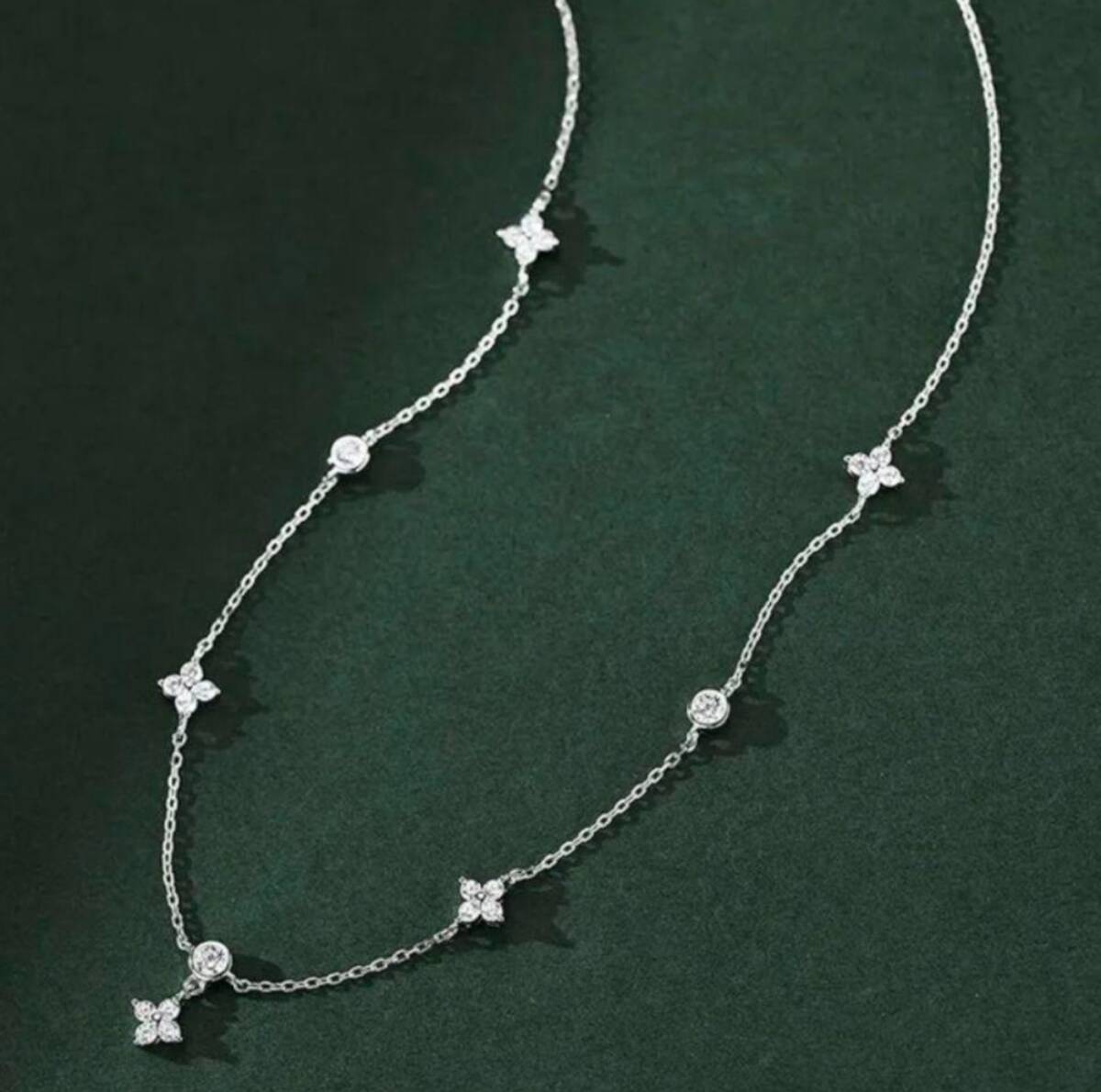 ステーション ネックレス レディース かわいい キラキラ デコルテ フラワー拍卖