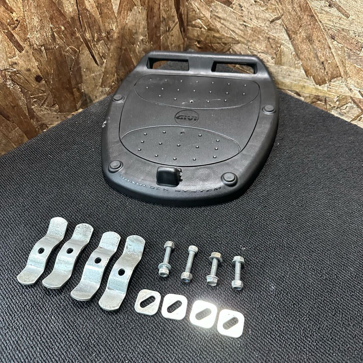 デイトナ DAYTONA GIVI ジビ 汎用ベースプレート リアキャリア拍卖