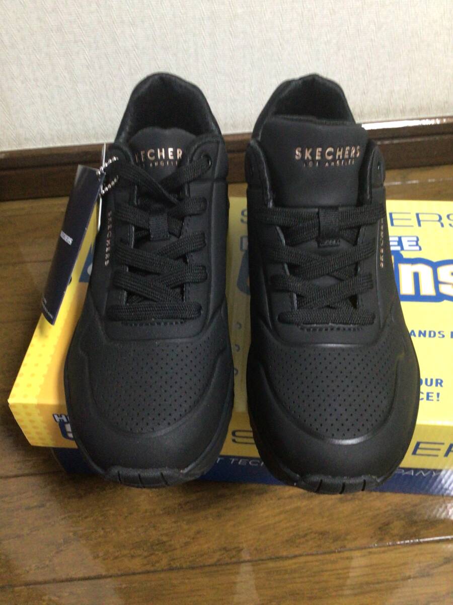 新品 未使用 スケッチャーズ スニーカー レディース 23.5cm (黒)拍卖