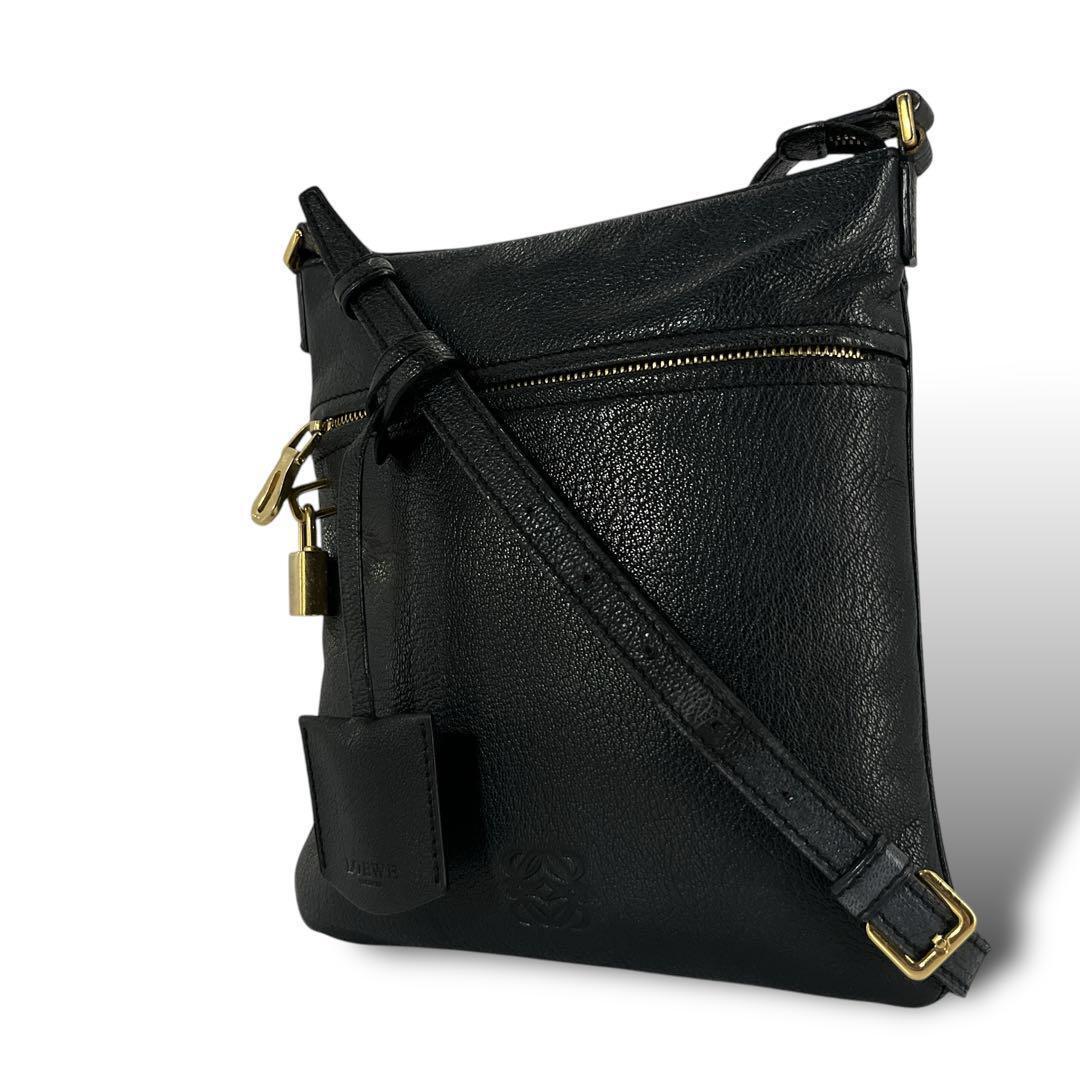 良品 LOEWE ロエベ ショルダーバッグ アナグラム ロゴ型押し サコッシュ レザー 黒 アマソナ30 ブラック ポシェット拍卖