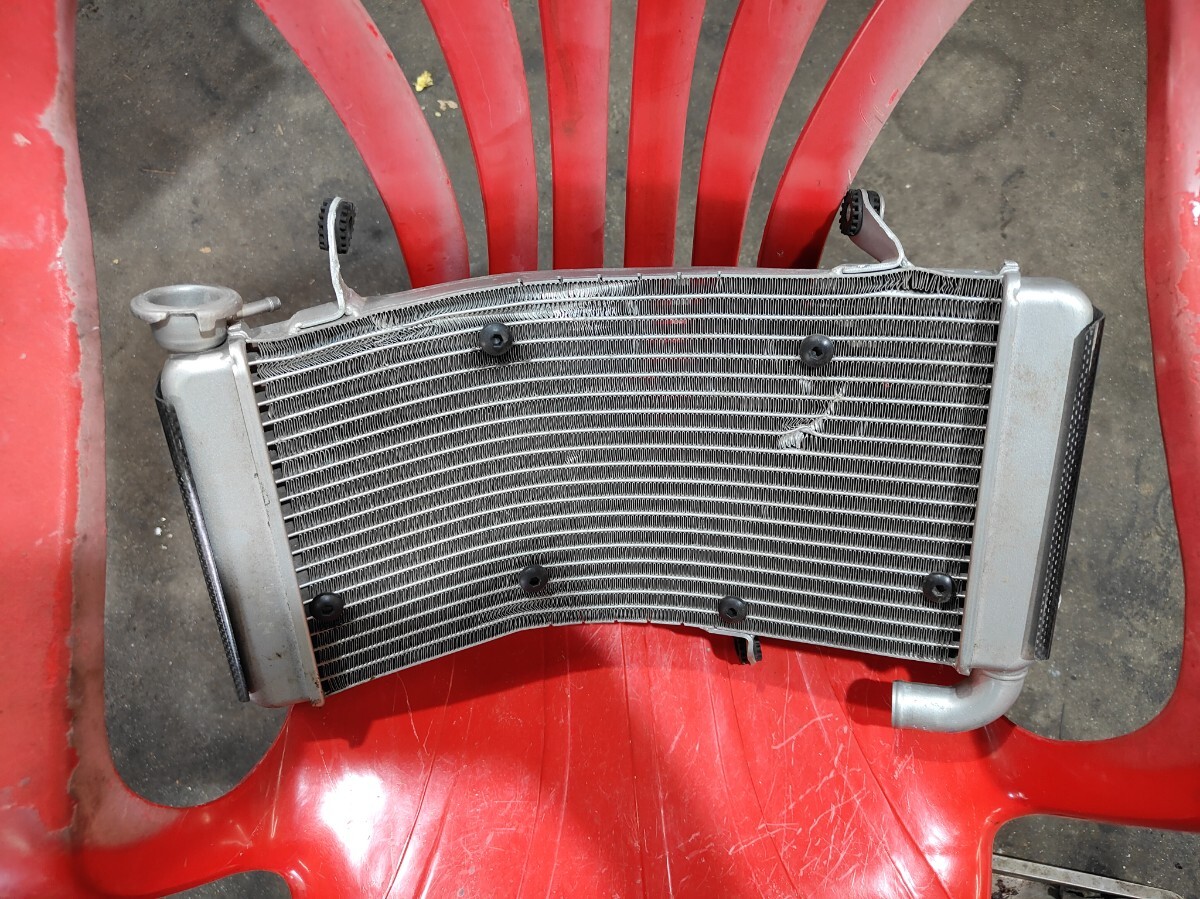 ドカティ S4R 純正ラジエーター 修正ベース 漏れなし 変形あり拍卖