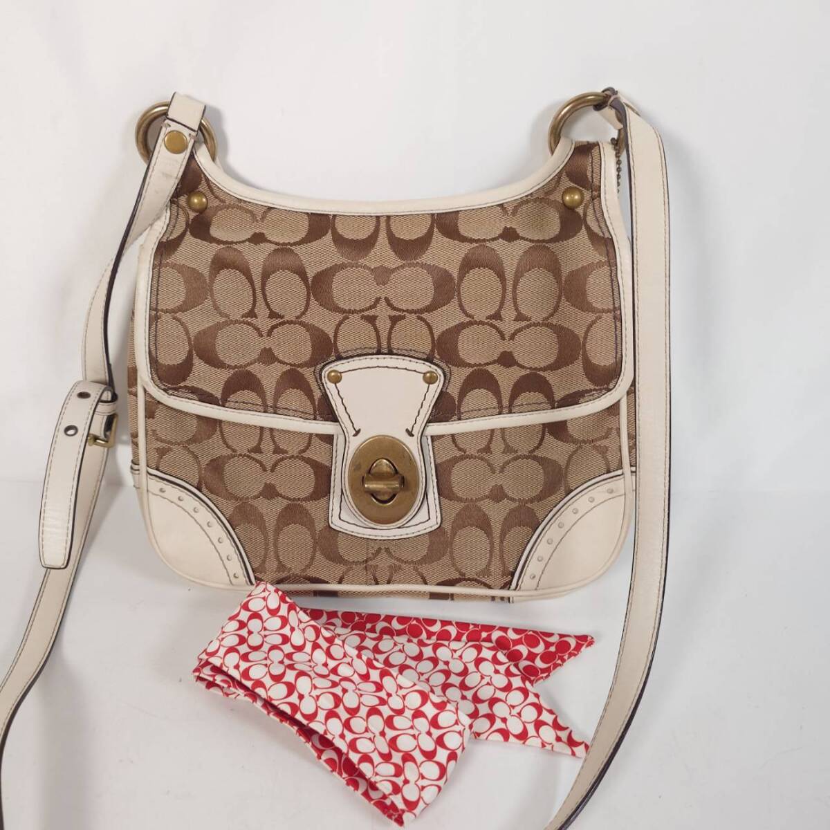 K) COACH コーチ ショルダーバッグ クロスボディ10556 シグネチャー キャンバス×レザー スカーフ付き ブラウン系 K7E1407拍卖