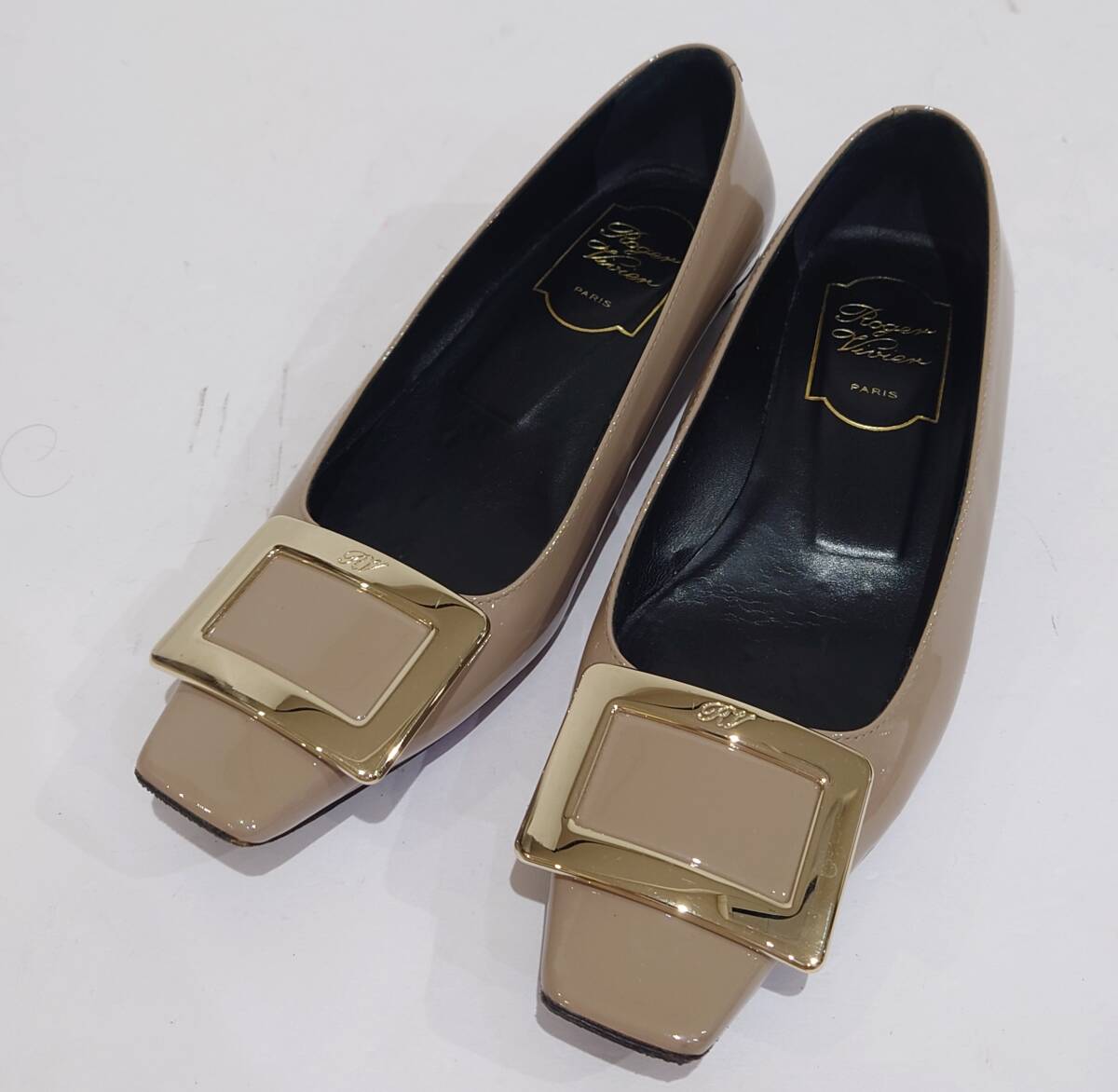 Roger Vivier ロジェ ヴィヴィエ ベル ヴィヴィエ パテントレザー バレリーナ バックル パンプス ベージュ系 35 1/2 Y-31381B拍卖