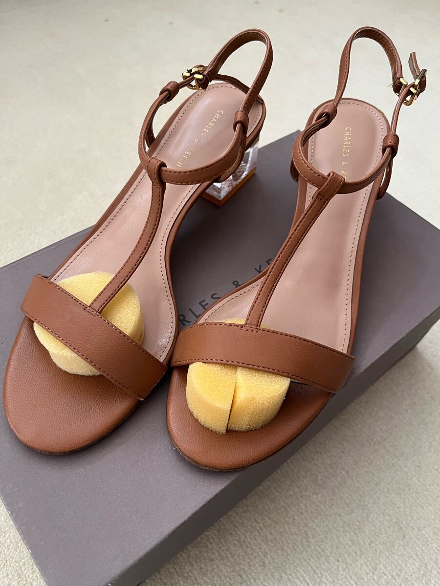【超カワイイ・エレガント】CHARLES & KEITH サンダル レザー ストラップサンダル ブラウン (コニャック)ヒール サイズ:38 24.0cm拍卖