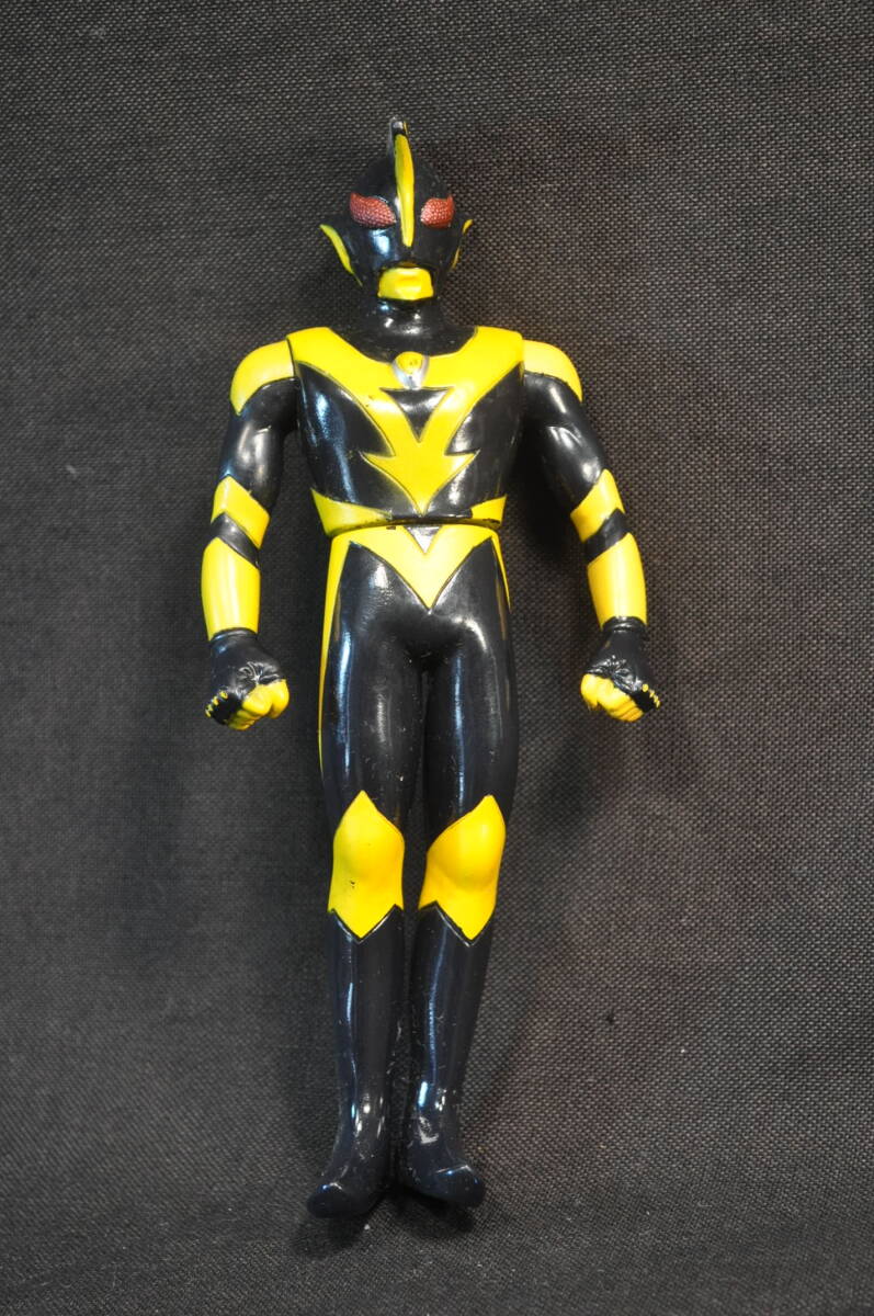 4 バンダイ ウルトラマン シャドー ソフビ人形 高約16cm拍卖