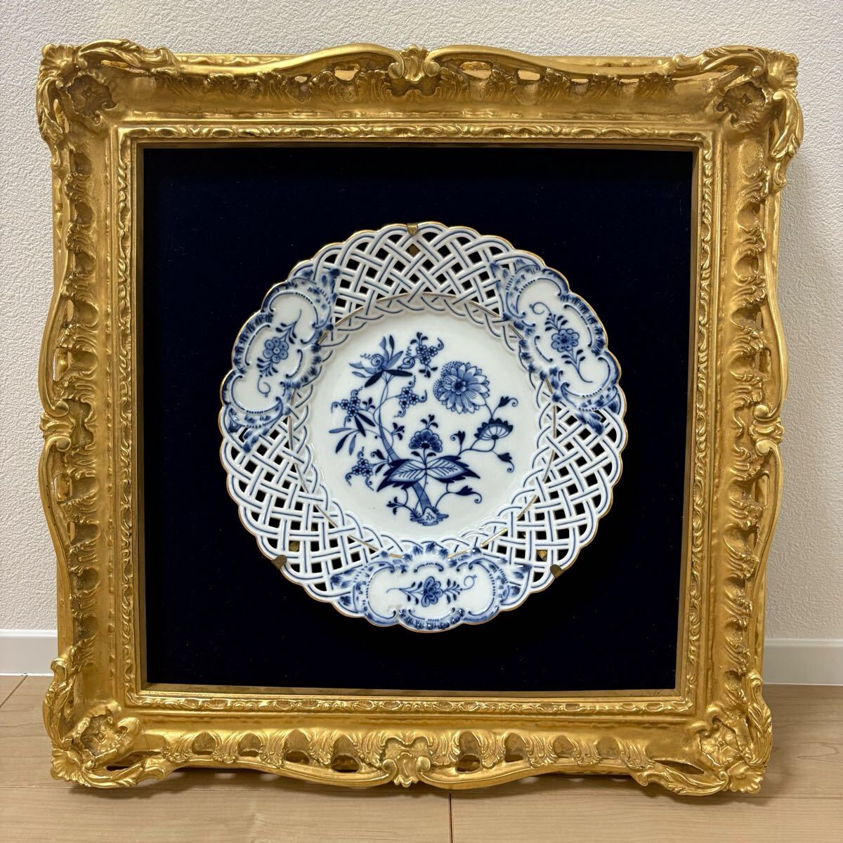 ☆ オールドマイセン ブルーオニオン 金彩透かしプレート 額装 マイセン拍卖