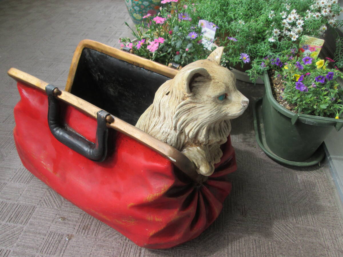 ☆アンティーク・輸入雑貨 Jun Hsilo CW 1995 猫とボストンバック置物 小物入れ 花入れ拍卖