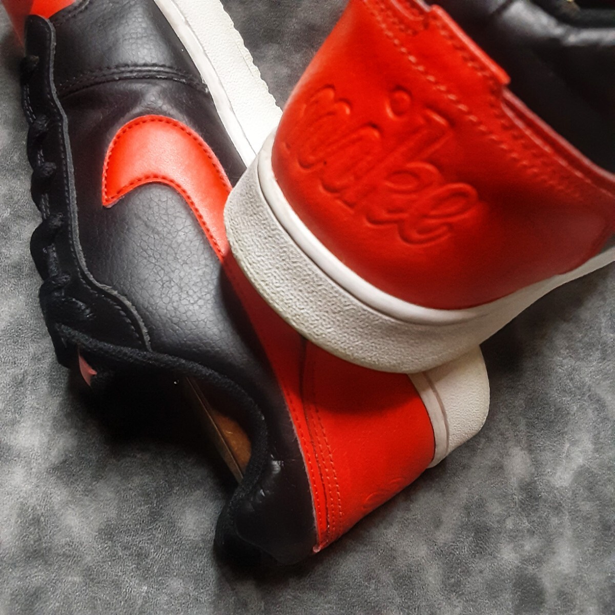 最値!18年製!生産終了!名作筆記体バックロゴ!希少シカゴカラー!ナイキ エバノン ロー高級スニーカー!ブラック×レッド!黒赤白 27cm拍卖