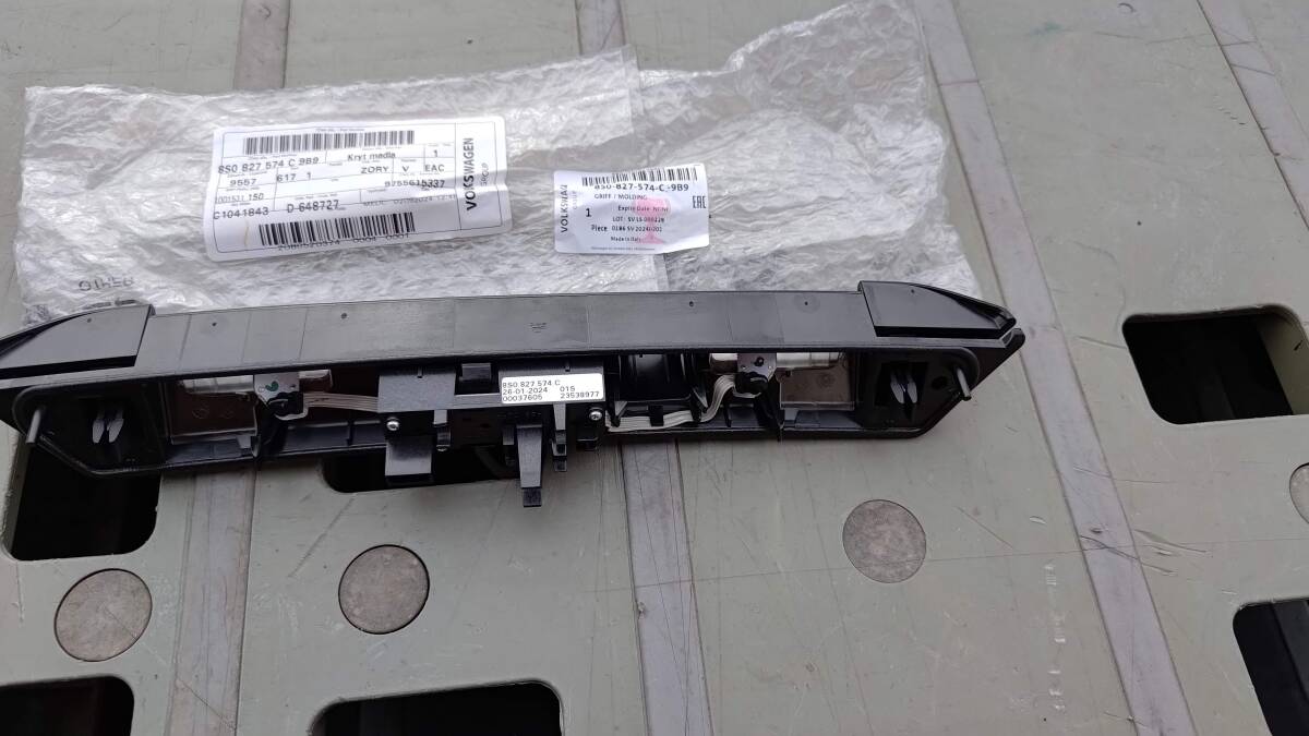 FV/アウディTT/純正グリップモールディング/8S0827574C/LEDライセンスプレートライト付き拍卖