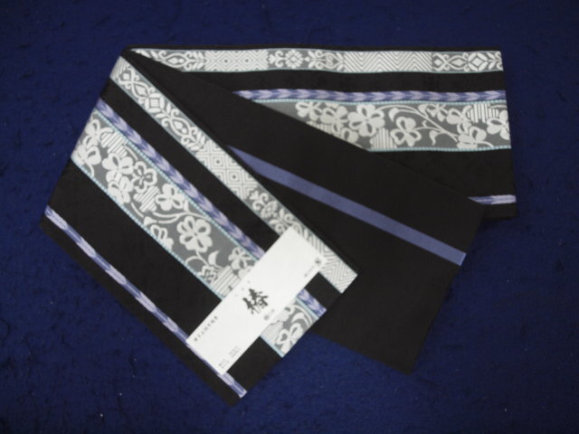 特選 1055 正絹博多小袋帯(半幅帯)<森博多織>謹製『椿』黒/グレー クローバー拍卖