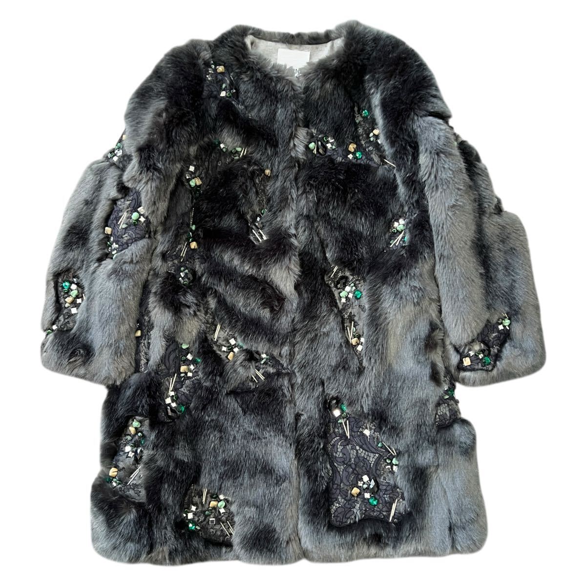 コシェ 2016-17AW ビジュー刺繍フェイクファーコートKOCHE 2016-17 Autumn Winter Embellished Faux Fur Coat with Lace & Beads拍卖