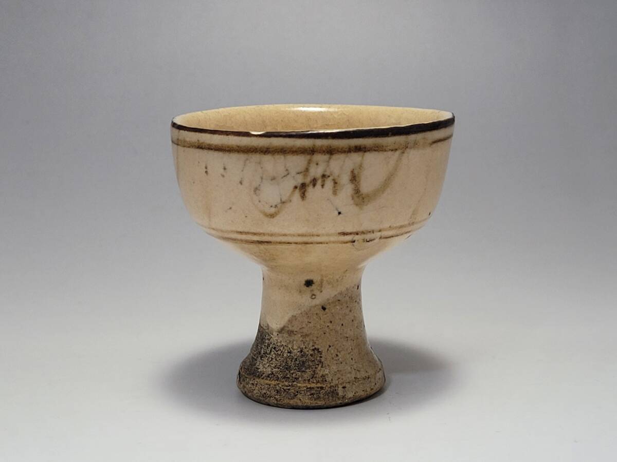 ● 幅 約 7.1cm 白釉の釉薬と鉄砂の文様が趣のある 時代唐物 白釉 鉄砂紋 高台 茶杯・宋元時代 杯 盞 小鉢 茶道具 煎茶道具 酒器 唐物 ●拍卖