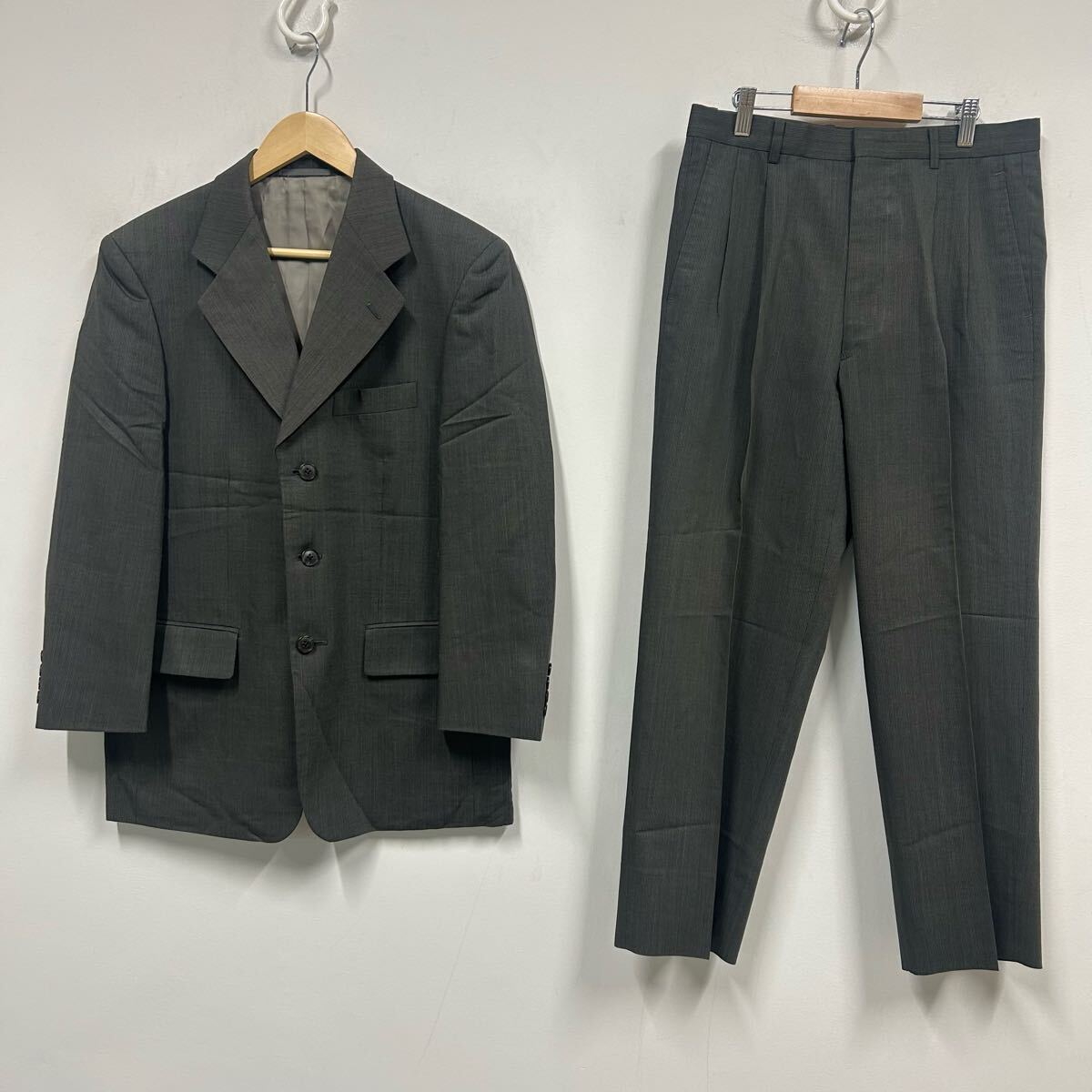 五大陸 ゴタイリク シングルスーツ サイズA4 グレー系 メンズ 背抜き サイドベンツ 3B スーツ セットアップ gotairiku a1095拍卖