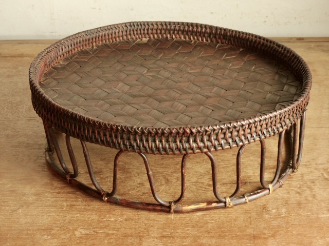 編みが綺麗なラタンの丸ローテーブル 径50cm 座卓 アンティーク 古民具 0525拍卖