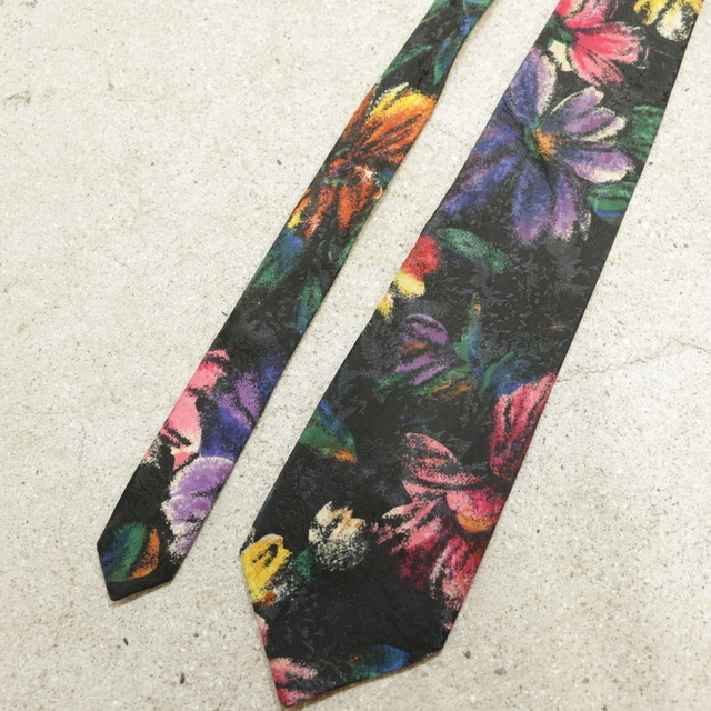 NT177 90sビンテージ PELUSOOFITALY ネクタイ■1990年代製 ブラック フラワー アート 花柄 雑貨 小物 アンティーク 古着 激安 アメカジ拍卖