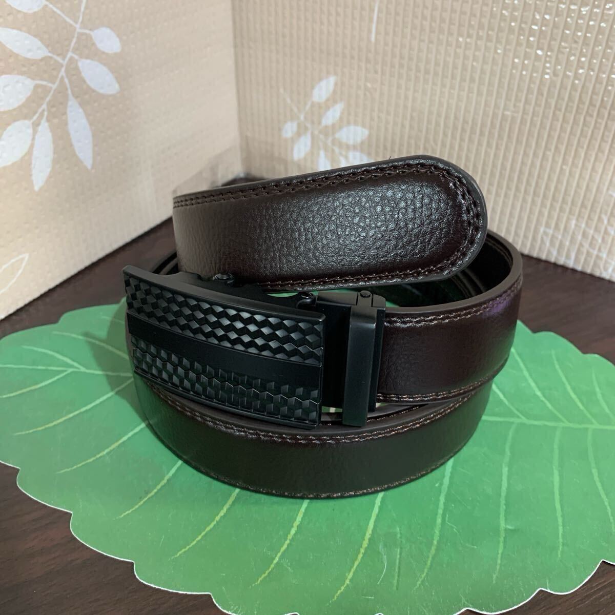 新品未使用 オートロック式 紳士ベルト カジュアルベルト / 色:ダークブラウン / サイズ:130~135cm / 大きいサイズ 拍卖