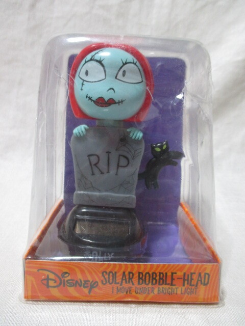 即決★ディズニー社 Nightmare Before Christmas SALLY ナイトメアー サリー 黒猫 ソーラーボブルヘッド拍卖