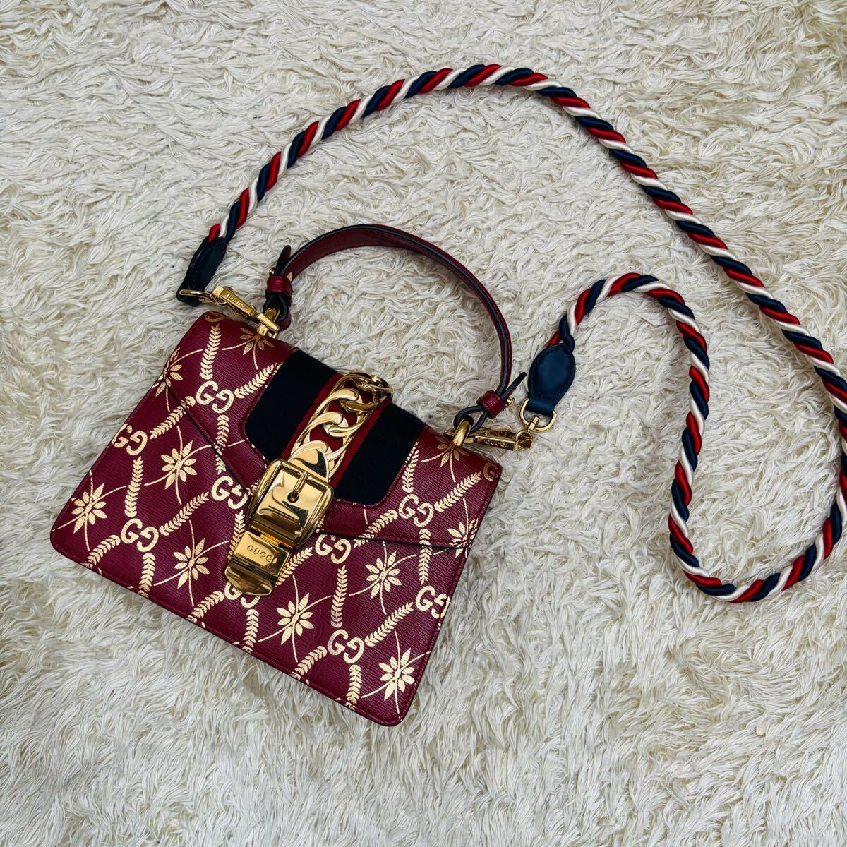 レア美品 グッチ GUCCI ショルダーバッグ シルヴィ ミニ 2way拍卖