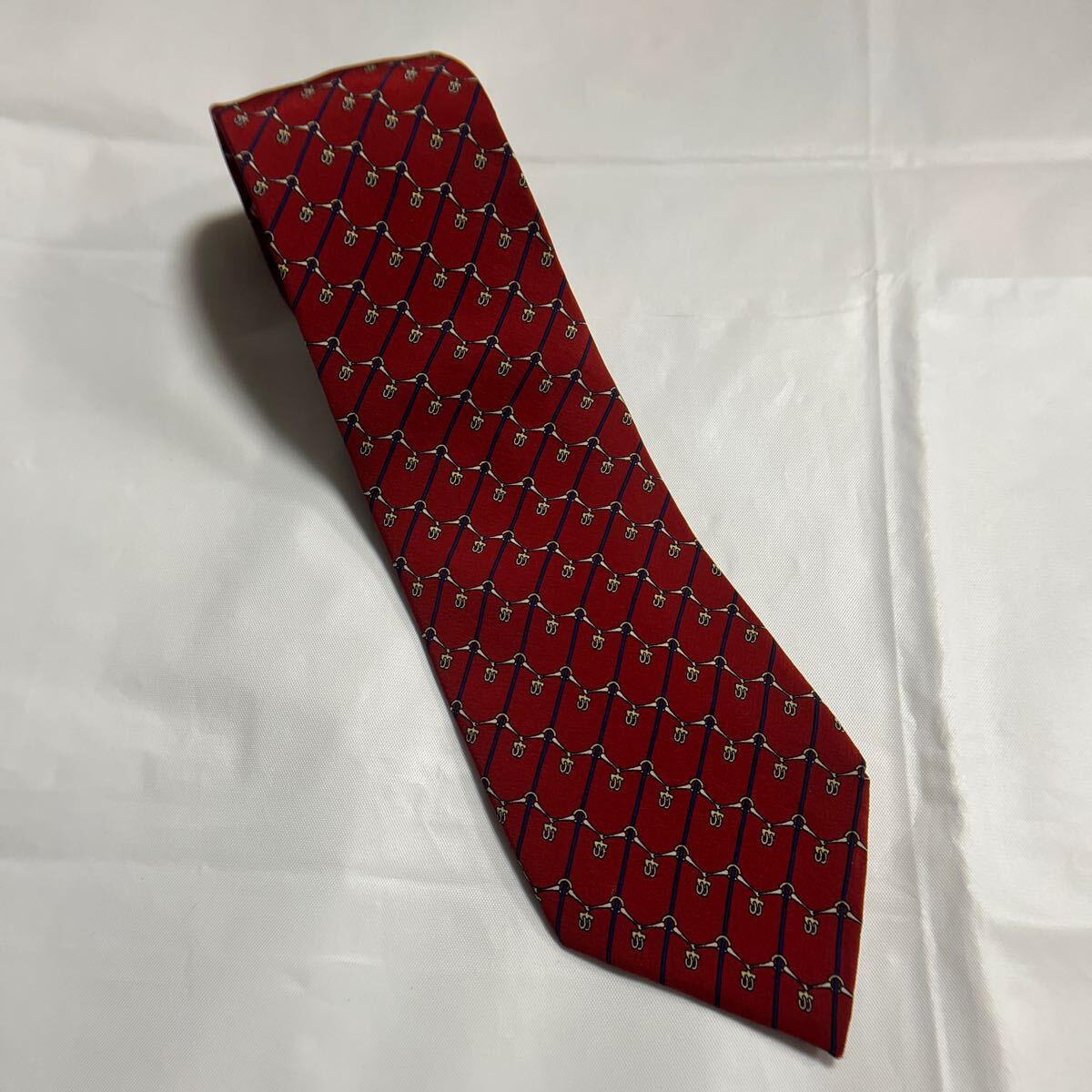送料一律430円 美品 スペイン製 CELINEセリーヌ ネクタイ マカダム柄 チェーン レッド シルク100%拍卖