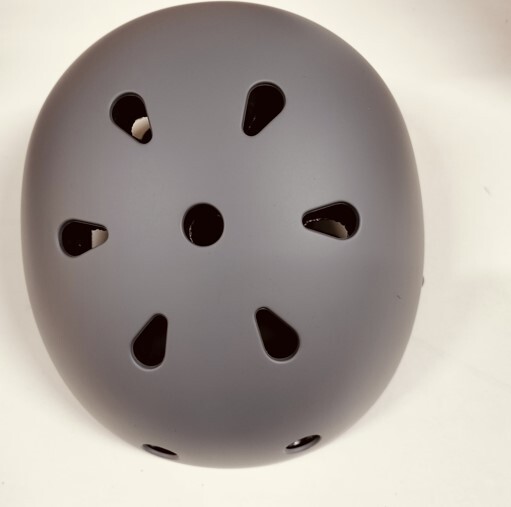 IUGGAN/自転車/ヘルメット/Sサイズ/頭囲48-52cm/色 グレー/サイズ調整可能/大人用/頭部保護帽子/男女兼用/拍卖