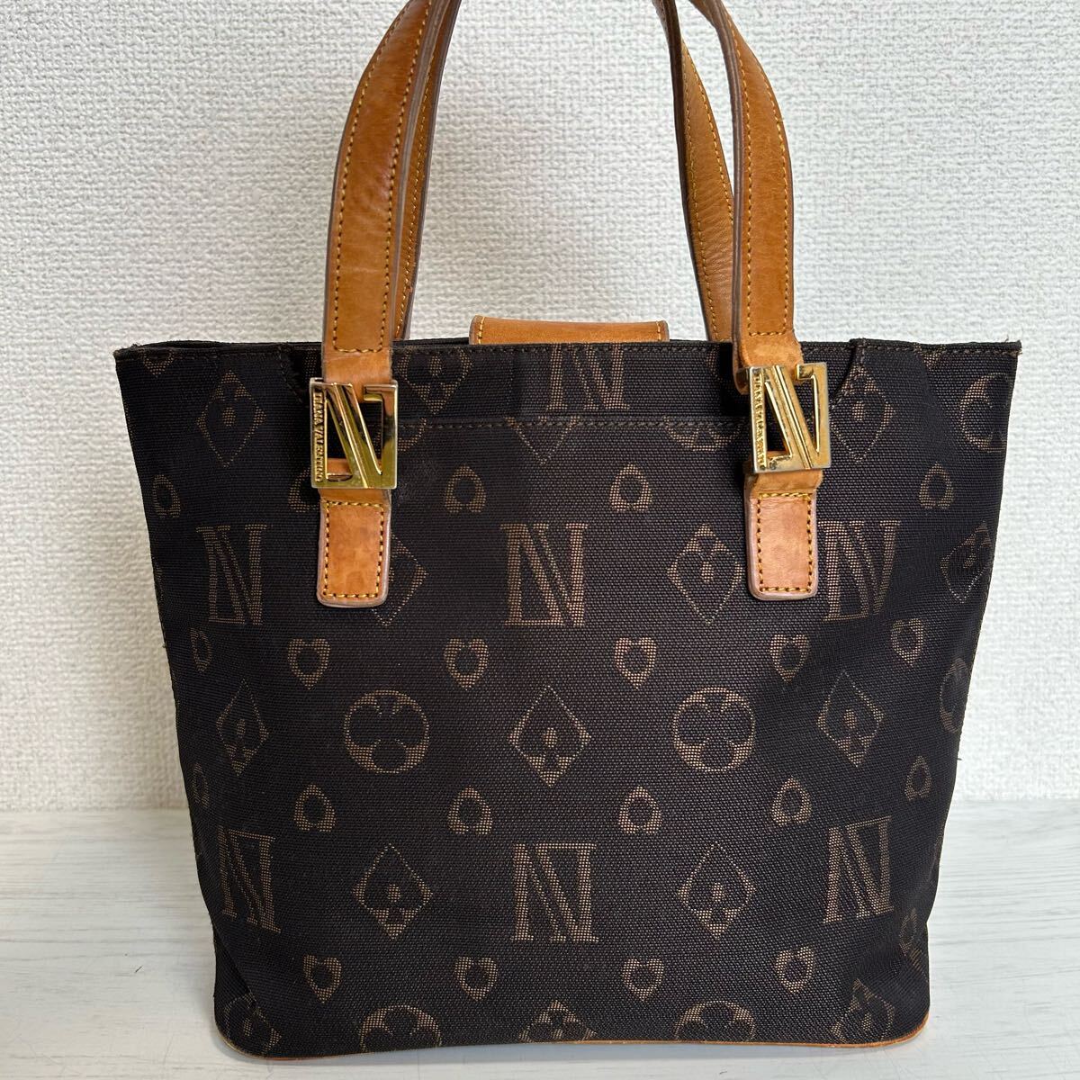 DIANA VALENTINO ダイアナバレンチノ ヴァレンティノ レディース ハンドバッグ トートバッグ 総柄 茶色 ナイロン レザー ハート トランプ柄拍卖