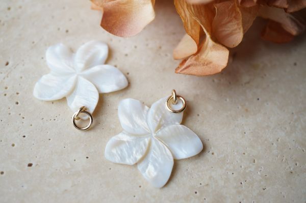 【フープ用チャーム】K14GF950 シェルフラワーチャーム 1ペア /フープピアス・フープイヤリング・ピアリング・フープチャーム  拍卖