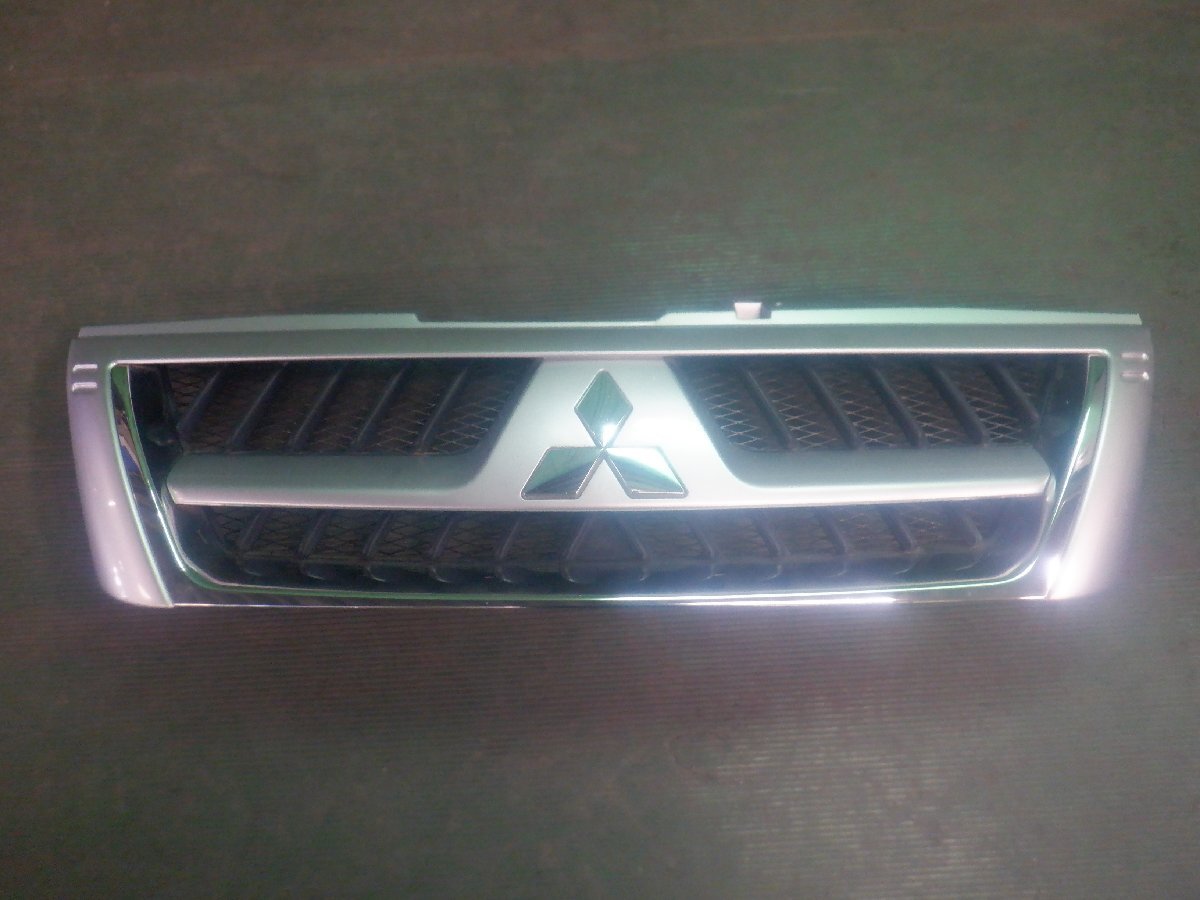 【個人宅発送不可】◇◇三菱 パジェロ V73W 純正 グリル MN117713/4 クールシルバーメタリック/A19◇◇拍卖