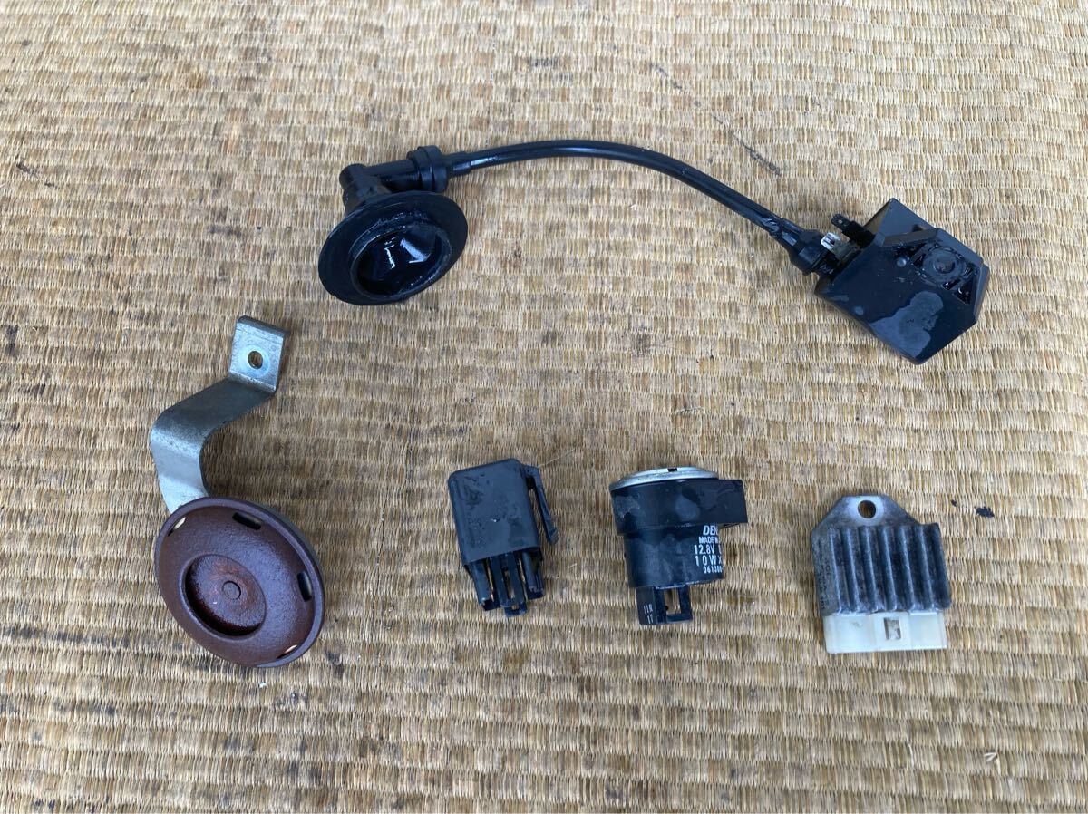 59114■ スズキ アドレスV100 CE11A (290番台〜) 実動 イグニッションコイル レギュレーター スターター ウインカー ホーン 電装系拍卖