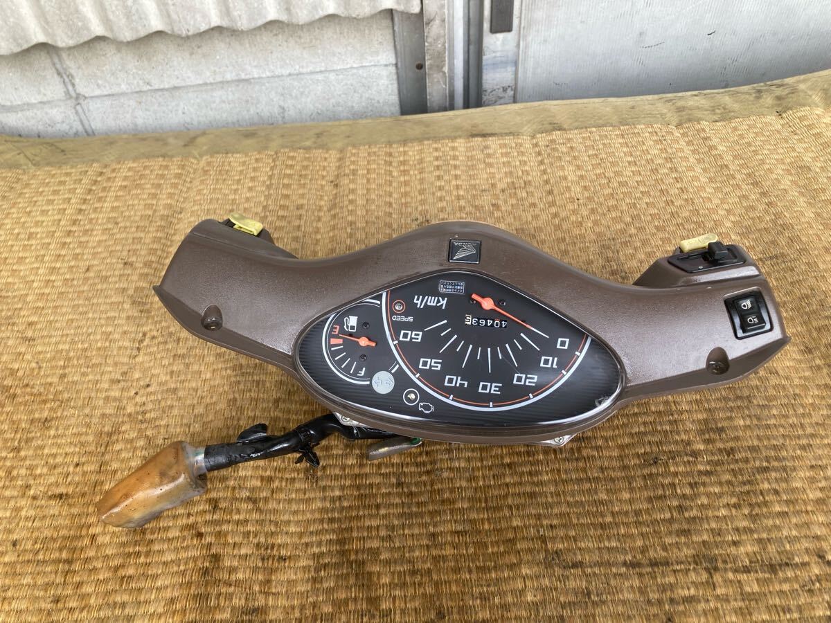 59177■ ホンダ ディオチェスタ AF68 (320番台〜) 万メーター (40463キロ) 針手動OK スピードメーター カウル・スイッチ付き拍卖