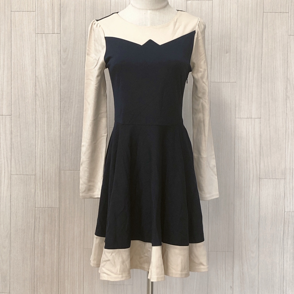 Y1788 美品 Flan Dian レディース ワンピース 長袖 厚手 伸縮性 丸首 ファスナー M シンプル かわいい フェミニン おしゃれ 春秋 拍卖